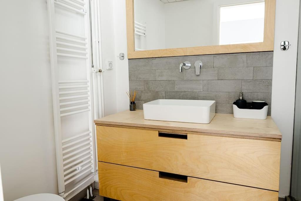 Cosy Apartment 700M From Acropolis Atene Esterno foto